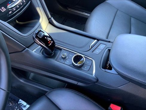 Used 2025 Cadillac XT5 Premium Luxury image 17