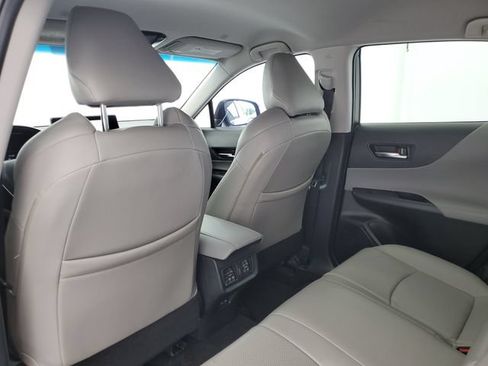 Used 2024 Toyota Venza LE AWD/4WD image 14