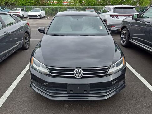 Used 2015 Volkswagen Jetta Sport FWD image 2