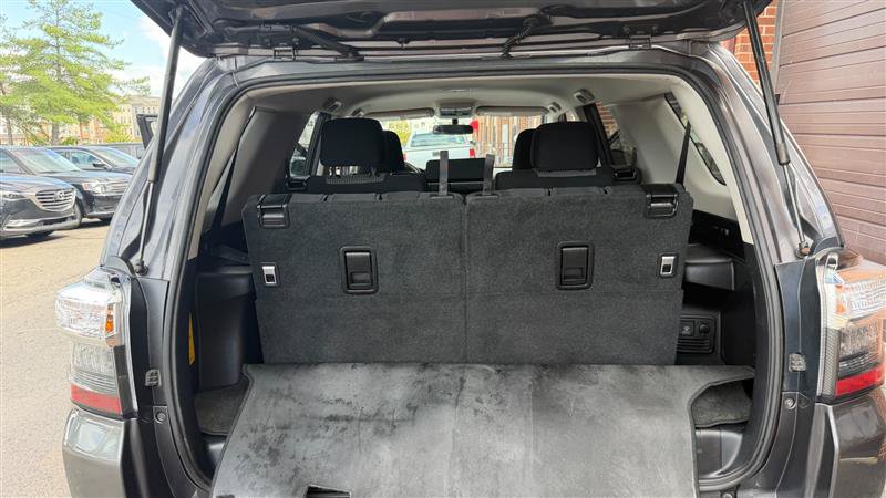Used 2015 Toyota 4Runner SR5 AWD/4WD image 32