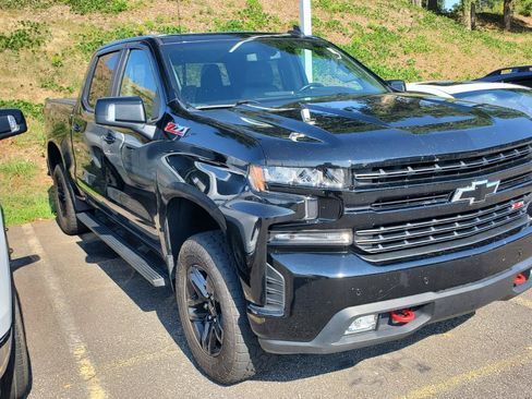 Used 2021 Chevrolet Silverado 1500 LT Trail Boss w/ Convenience Package II AWD/4WD image 2