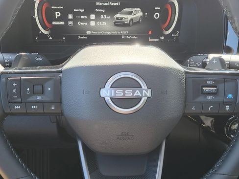 New 2026 Nissan Pathfinder Platinum image 27