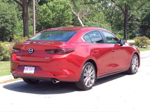 Used 2020 MAZDA MAZDA3 Sedan w/ Select Package FWD image 4