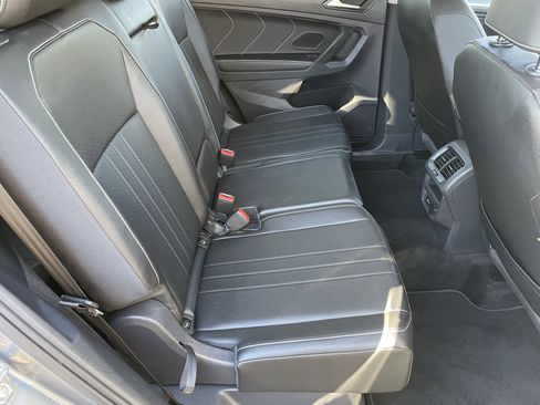 Certified 2023 Volkswagen Tiguan SE image 11