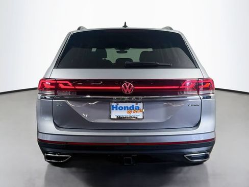 Used 2025 Volkswagen Atlas SE AWD/4WD image 8