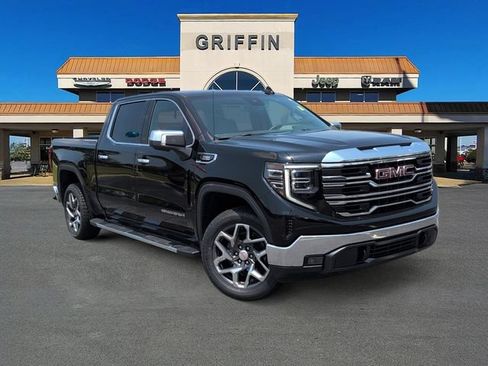 Used 2023 GMC Sierra 1500 SLT w/ SLT Premium Package AWD/4WD image 1