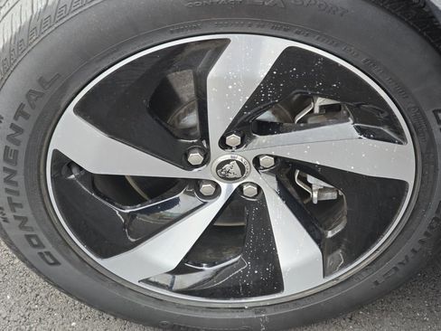 Used 2025 Jaguar F-PACE R-Dynamic S image 32