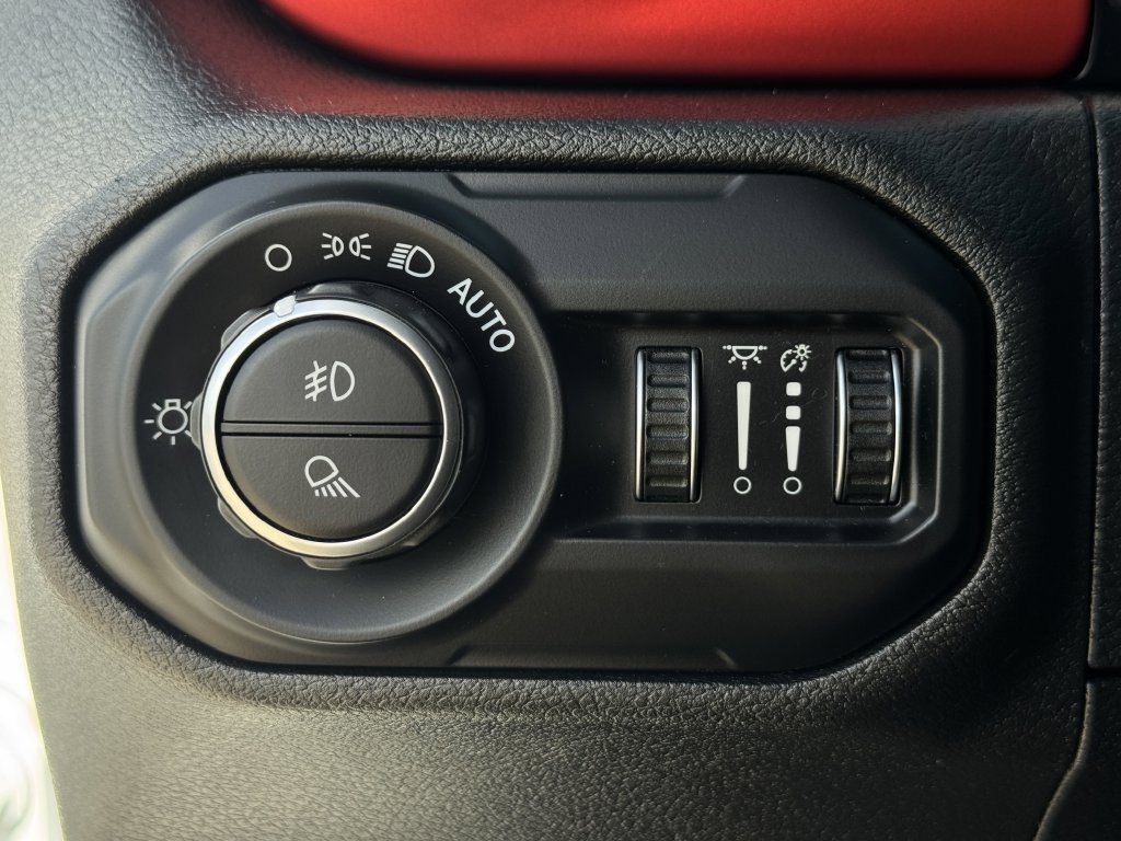 Used 2021 Jeep Gladiator Rubicon AWD/4WD image 22