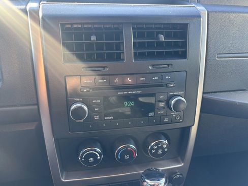 Used 2012 Jeep Liberty Sport image 19