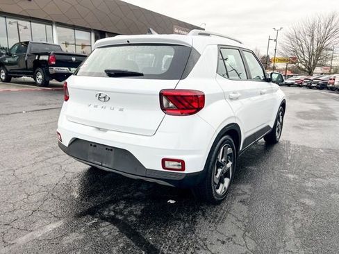 Certified 2022 Hyundai Venue SEL image 6