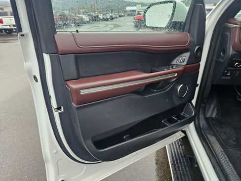 Used 2024 Ford Expedition Max Limited image 17