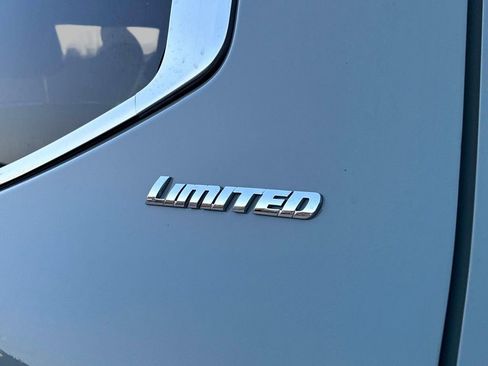 Used 2024 Toyota Tundra Limited AWD/4WD image 14