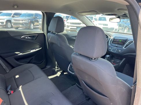 Used 2023 Chevrolet Malibu LT FWD image 16