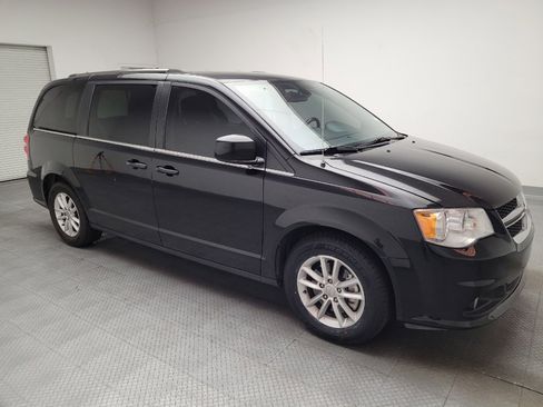 Used 2019 Dodge Grand Caravan SXT image 11
