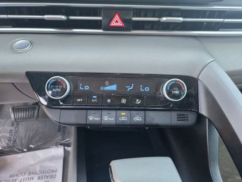 Used 2023 Hyundai Elantra SEL FWD image 14