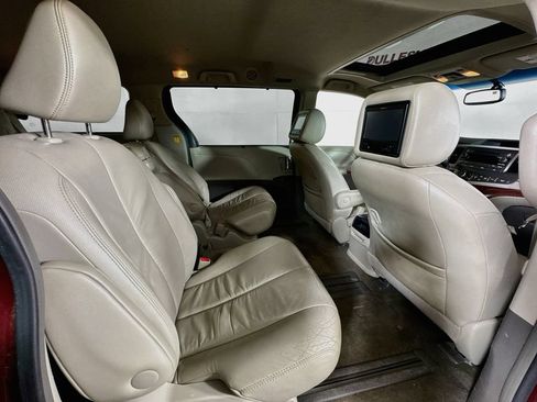 Used 2011 Toyota Sienna XLE FWD image 29