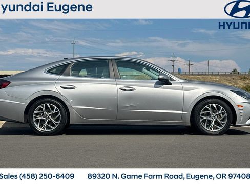 Used 2021 Hyundai Sonata SEL w/ Convenience Package FWD image 2
