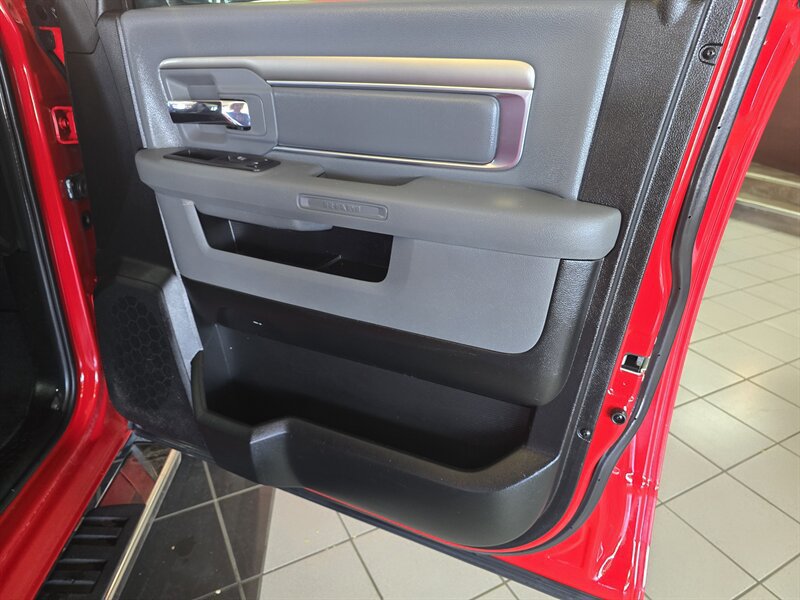 Used 2019 RAM 1500 Classic SLT AWD/4WD image 10
