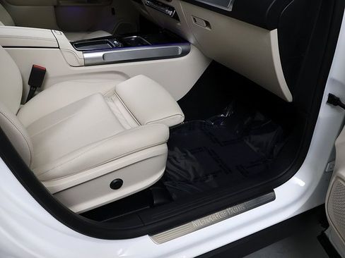 Certified 2025 Mercedes-Benz GLB 250 4MATIC image 34