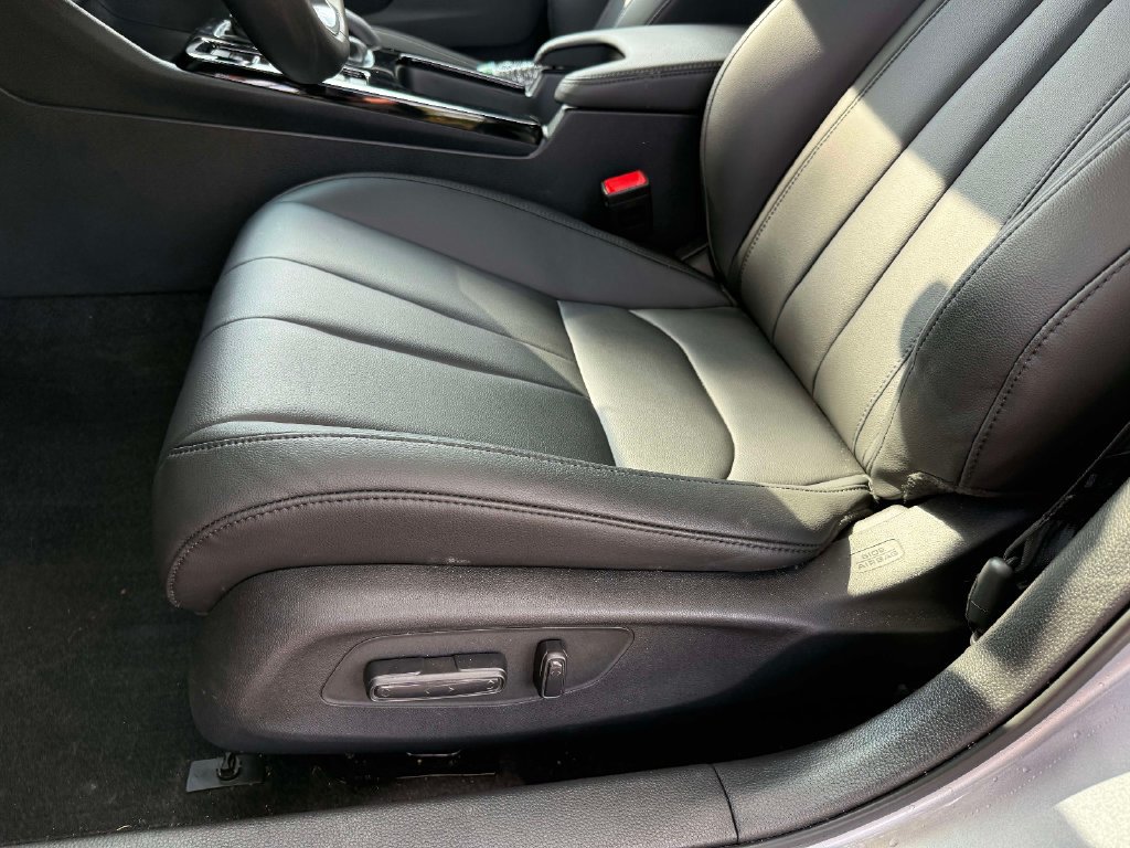 Certified 2026 Acura Integra FWD image 13