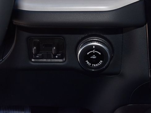 New 2025 Lincoln Navigator Reserve w/ Jet Appearance Package image 33