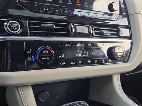 Used 2022 Nissan Pathfinder Platinum w/ Cargo Package FWD image 24