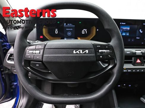 Used 2025 Kia K4 FWD image 10