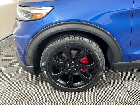 Used 2020 Ford Explorer ST w/ ST High-Performance Pack AWD/4WD image 11