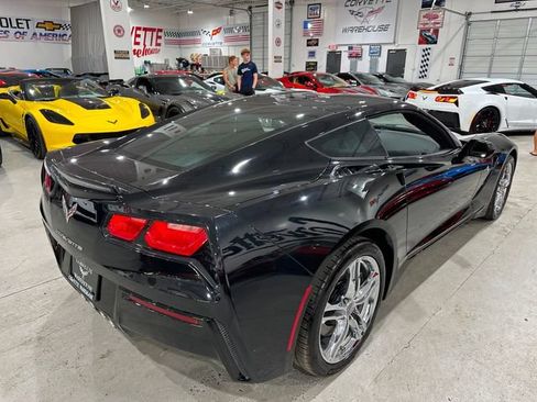 Used 2017 Chevrolet Corvette Stingray Coupe w/ 1LT RWD image 30