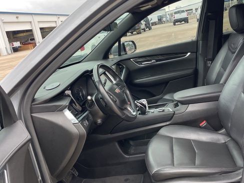 Used 2022 Cadillac XT6 Premium Luxury AWD/4WD image 3