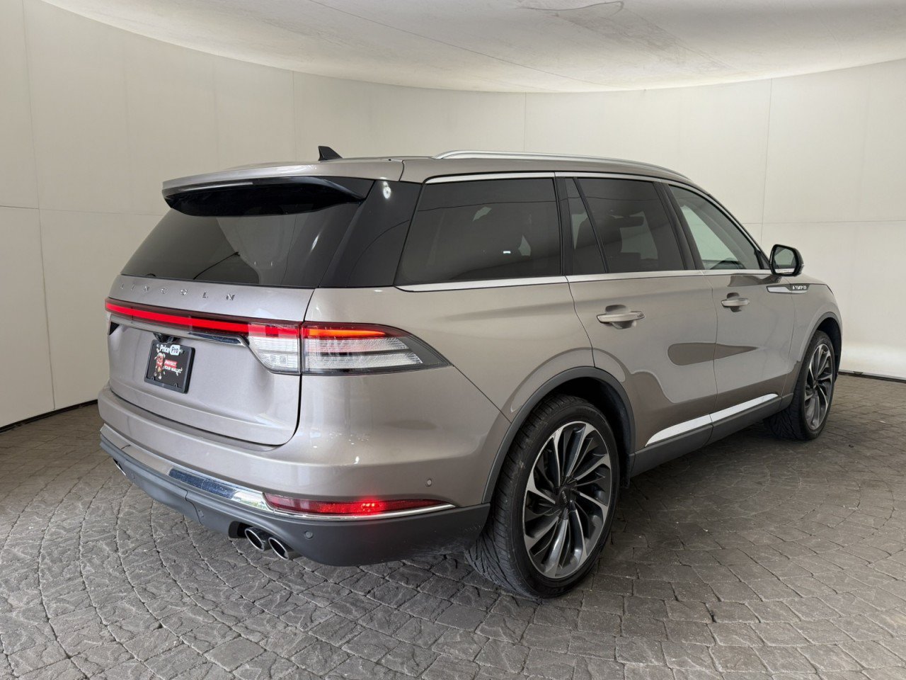 Used 2021 Lincoln Aviator Reserve w/ Equipment Group 202A AWD/4WD image 9