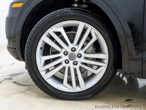 Used 2020 Audi Q5 2.0T Premium Plus w/ Premium Plus Package AWD/4WD image 12