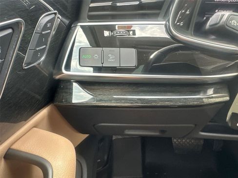 Used 2022 Audi Q7 3.0T Premium Plus AWD/4WD image 28