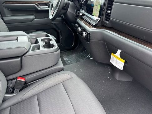 New 2026 GMC Sierra 1500 SLE AWD/4WD image 17