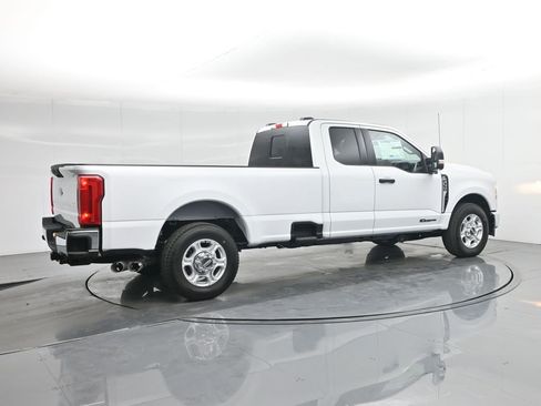New 2026 Ford F350 XLT image 30