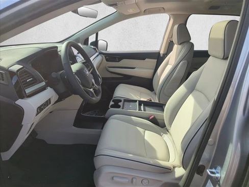 New 2026 Honda Odyssey Touring image 14