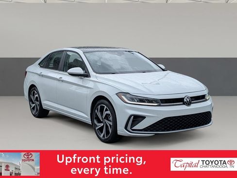 Used 2025 Volkswagen Jetta SEL FWD image 1