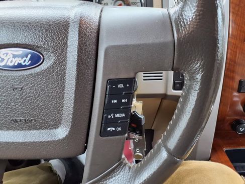 Used 2009 Ford F150 Lariat AWD/4WD image 17