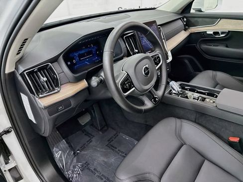 Used 2025 Volvo XC90 B5 Plus AWD/4WD image 9
