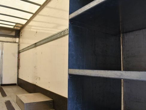 Used 2017 GMC Savana 4500 image 22