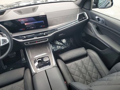 Used 2025 BMW X5 xDrive40i w/ M Sport Package image 16