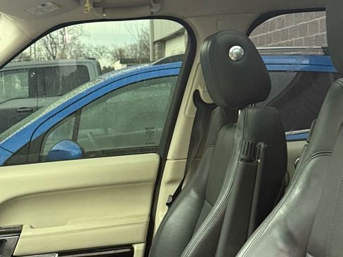 Used 2013 Land Rover Range Rover HSE image 20