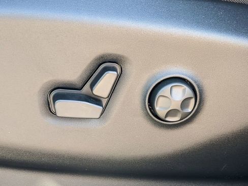 New 2026 Chrysler Pacifica Select image 16