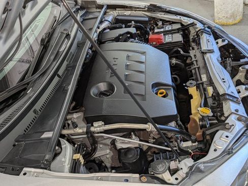 Used 2015 Toyota Corolla S image 43