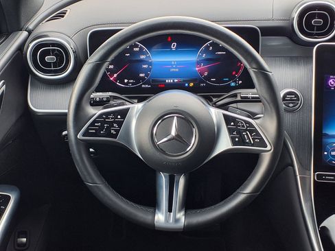 Used 2023 Mercedes-Benz GLC 300 4MATIC image 26