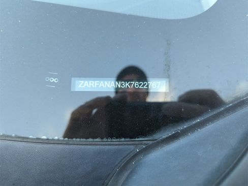 Used 2019 Alfa Romeo Giulia AWD image 6