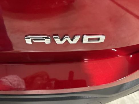 Used 2024 GMC Terrain SLE image 11