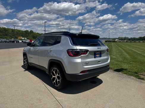Used 2024 Jeep Compass Limited AWD/4WD image 7