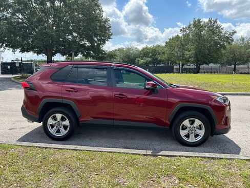 Used 2020 Toyota RAV4 XLE FWD image 6