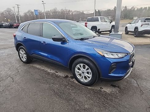 Used 2023 Ford Escape Active image 1